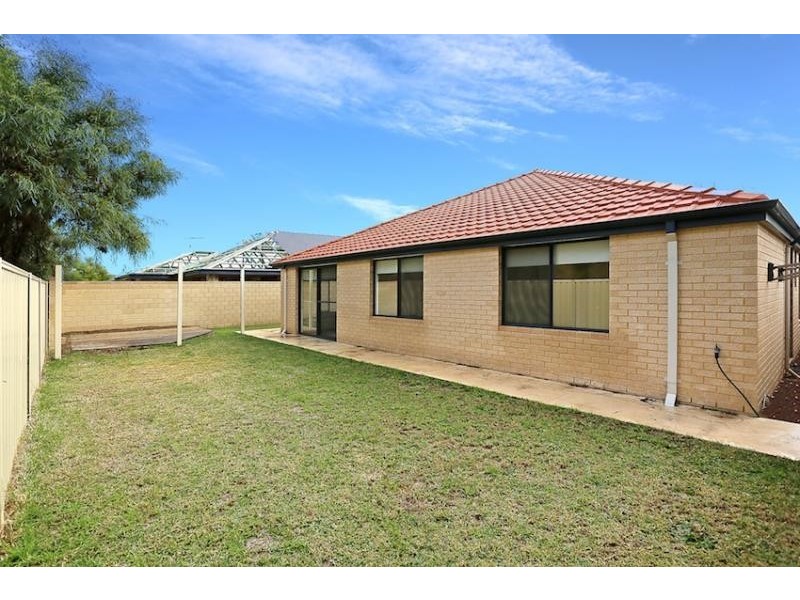 24 Honeydew Trail, Wannanup WA 6210