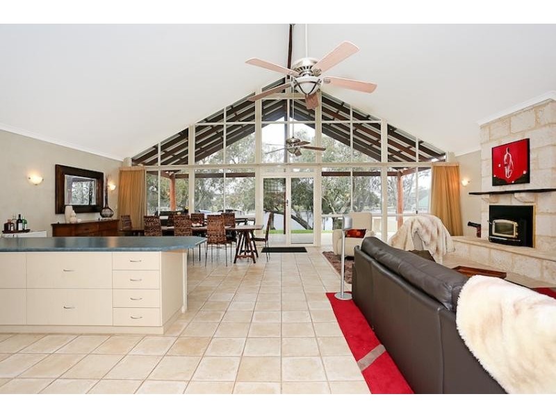 104 Culeenup Road, North Yunderup WA 6208