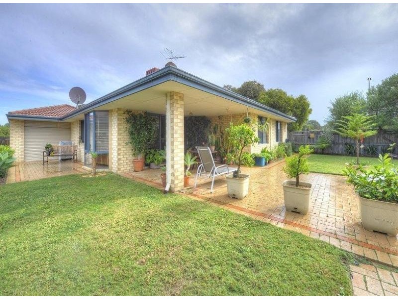 50 Summerlea Avenue, Meadow Springs WA 6210