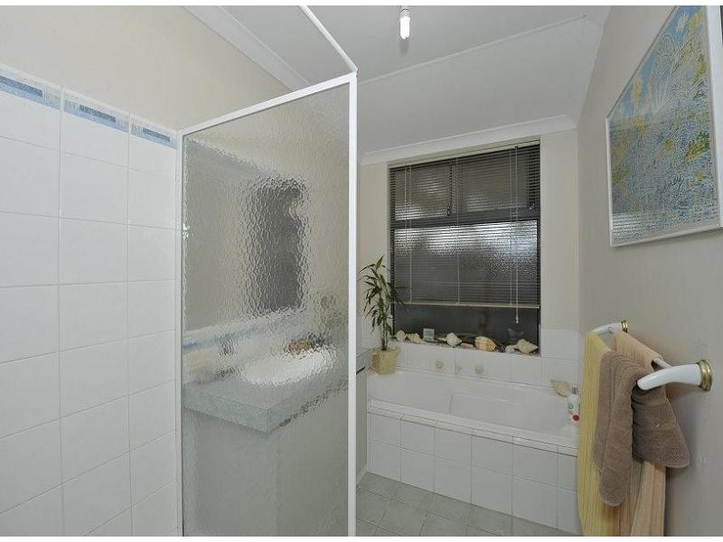 50 Summerlea Avenue, Meadow Springs WA 6210