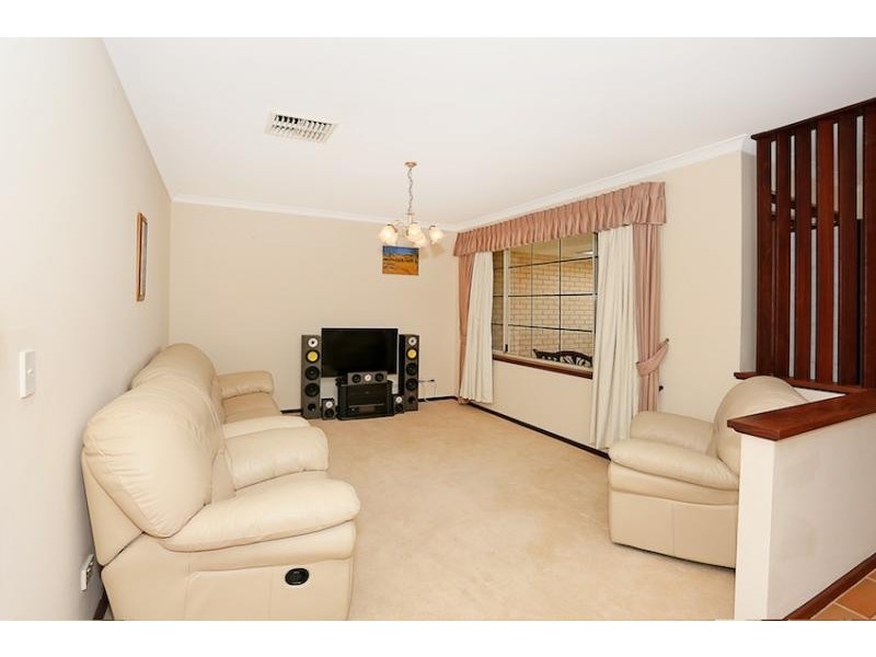 8 Leveque Loop, San Remo WA 6210