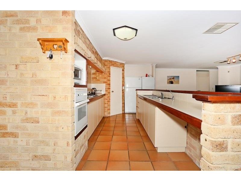 8 Leveque Loop, San Remo WA 6210