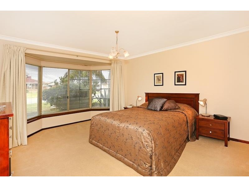 8 Leveque Loop, San Remo WA 6210