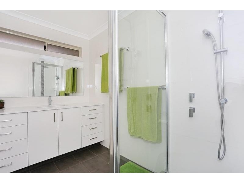 8 Leveque Loop, San Remo WA 6210