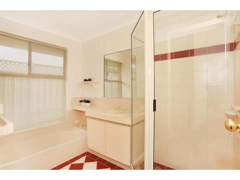 8 Leveque Loop, San Remo WA 6210