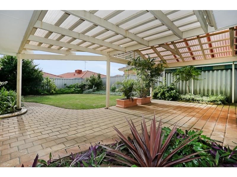 8 Leveque Loop, San Remo WA 6210