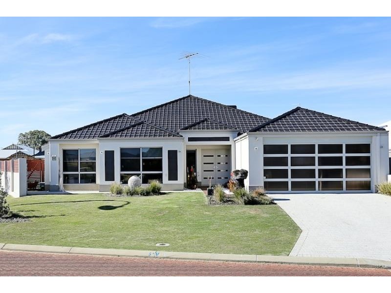 305 Peelwood Parade, Halls Head WA 6210