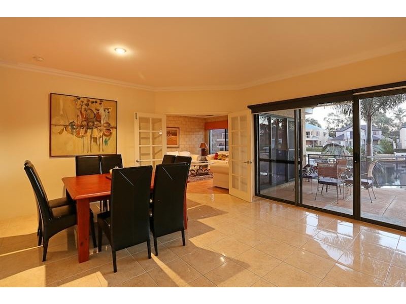 25 Aztec island Retreat, Halls Head WA 6210