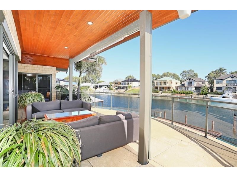 25 Aztec island Retreat, Halls Head WA 6210