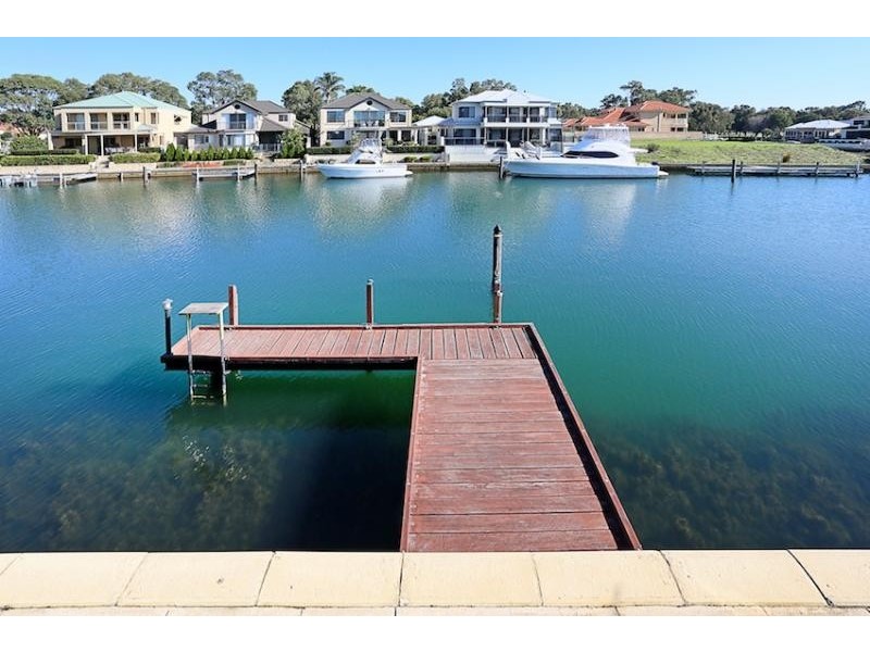 25 Aztec island Retreat, Halls Head WA 6210