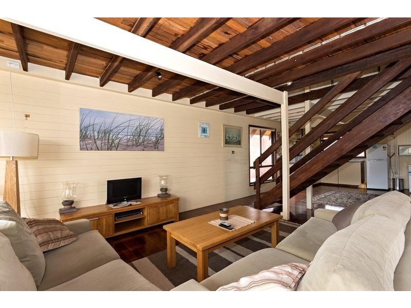 20 Valley Road, Halls Head WA 6210