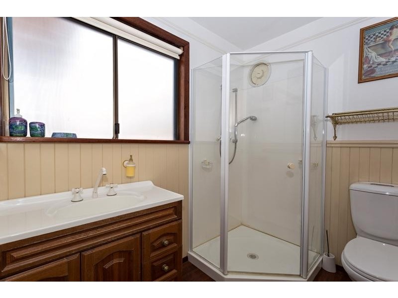 20 Valley Road, Halls Head WA 6210