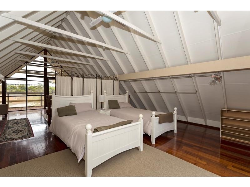 20 Valley Road, Halls Head WA 6210