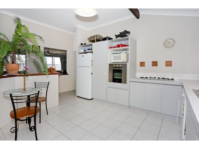 38 Noreena Ave, Golden Bay WA 6174