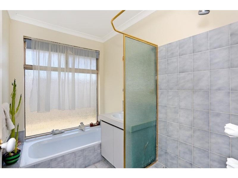 38 Noreena Ave, Golden Bay WA 6174