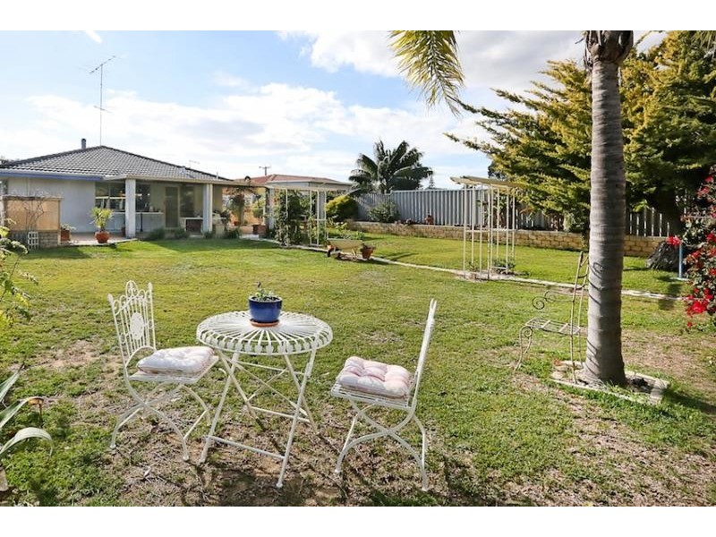 38 Noreena Ave, Golden Bay WA 6174