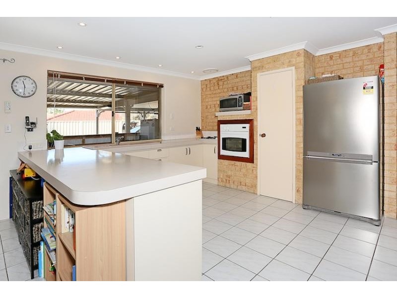 18 Nightingale Place, Greenfields WA 6210