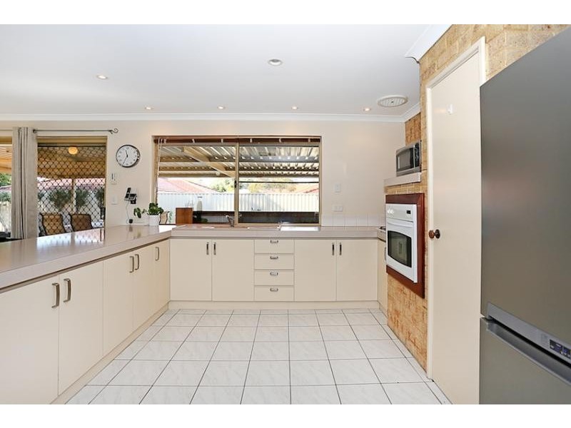 18 Nightingale Place, Greenfields WA 6210