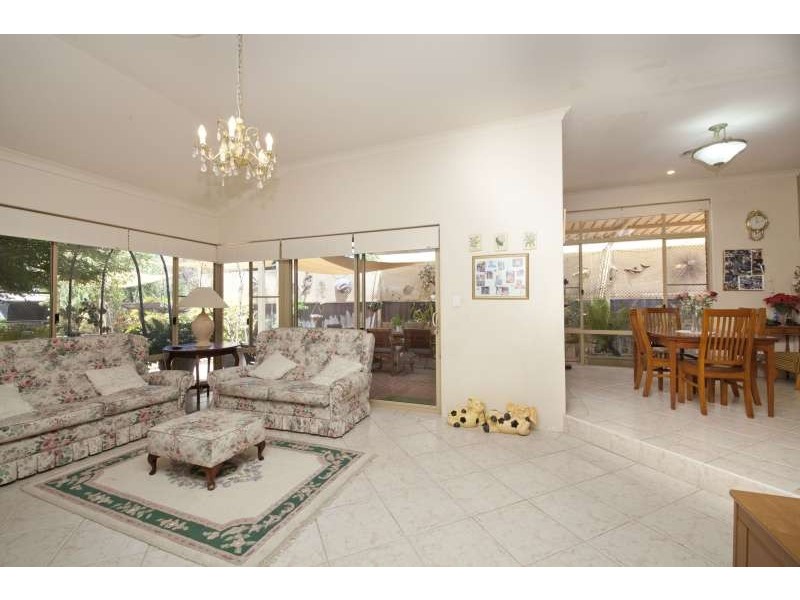 9 Rivergum Esplanade, South Yunderup WA 6208