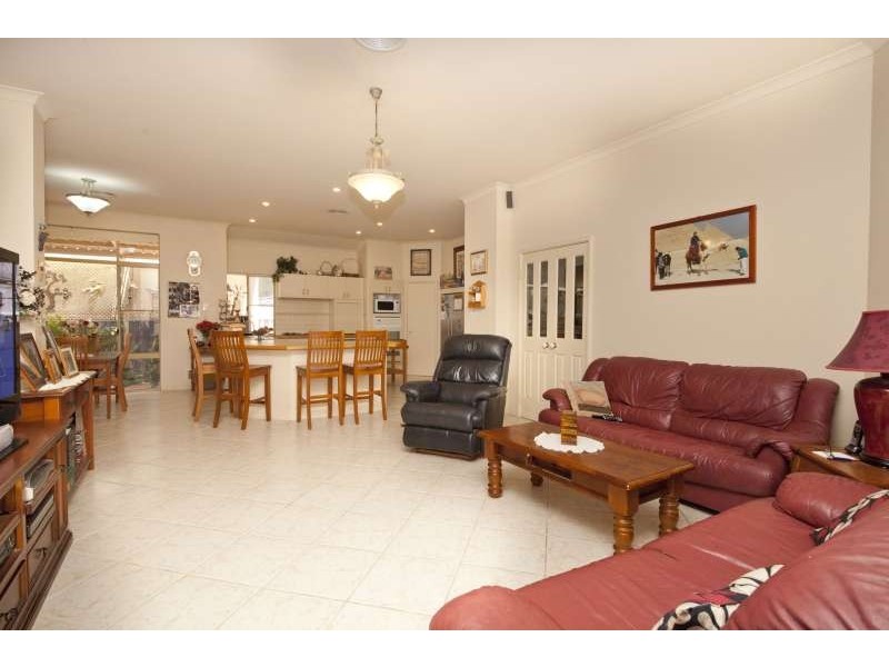 9 Rivergum Esplanade, South Yunderup WA 6208