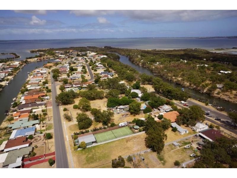 9 Rivergum Esplanade, South Yunderup WA 6208