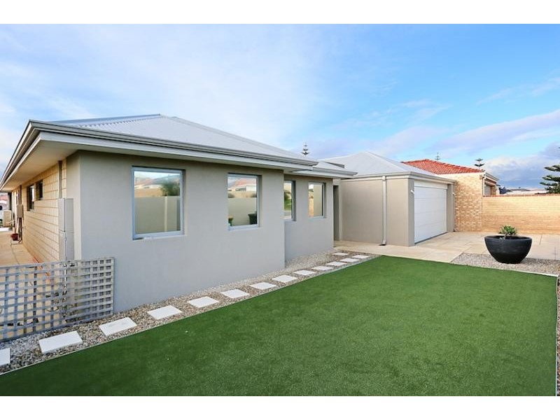 6 Alexis Circle, Wannanup WA 6210