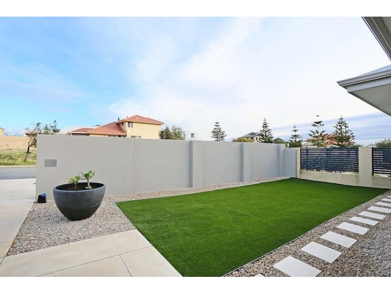 6 Alexis Circle, Wannanup WA 6210