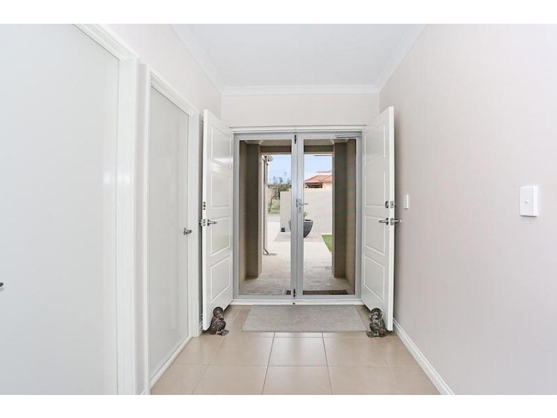 6 Alexis Circle, Wannanup WA 6210