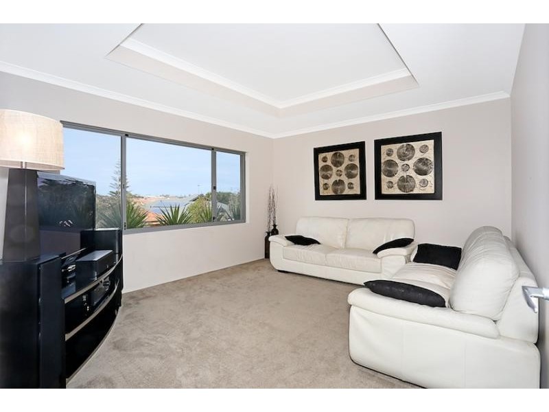 6 Alexis Circle, Wannanup WA 6210