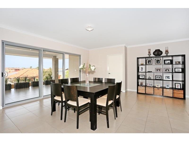 6 Alexis Circle, Wannanup WA 6210