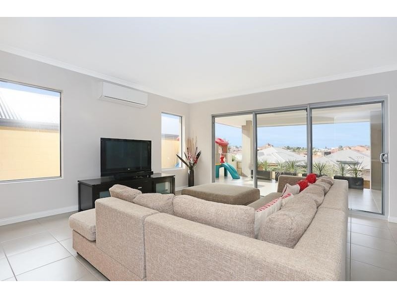 6 Alexis Circle, Wannanup WA 6210