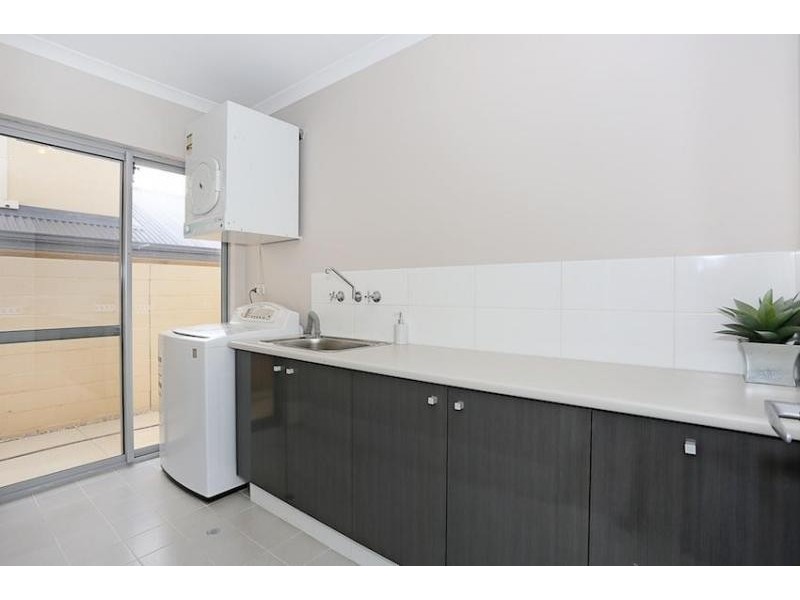 6 Alexis Circle, Wannanup WA 6210