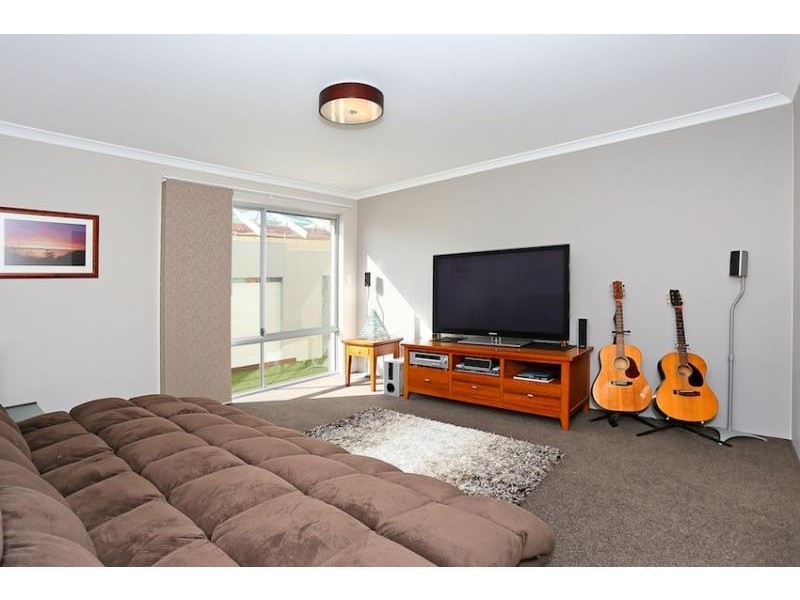 10 Adriana Way, Halls Head WA 6210