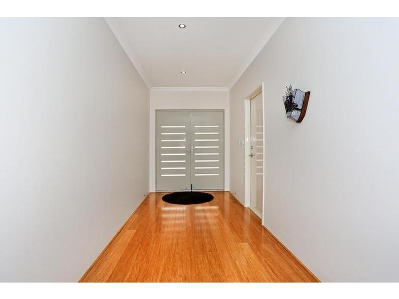 10 Adriana Way, Halls Head WA 6210