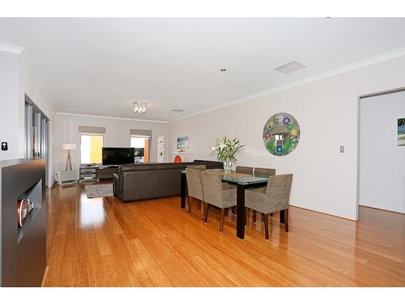 10 Adriana Way, Halls Head WA 6210