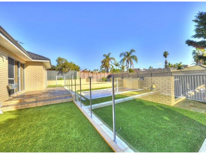 1 Kilkenny Gardens, Halls Head WA 6210