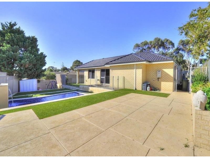 1 Kilkenny Gardens, Halls Head WA 6210