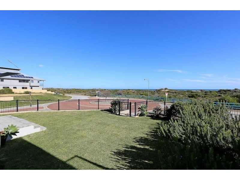 17 Abeona Parade, Madora Bay WA 6210