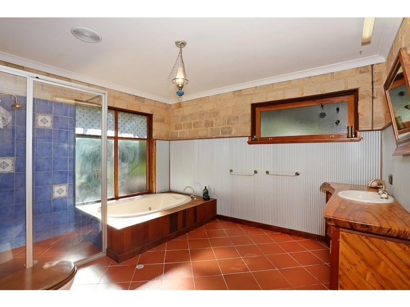 31 Marginata Road, Parklands WA 6180