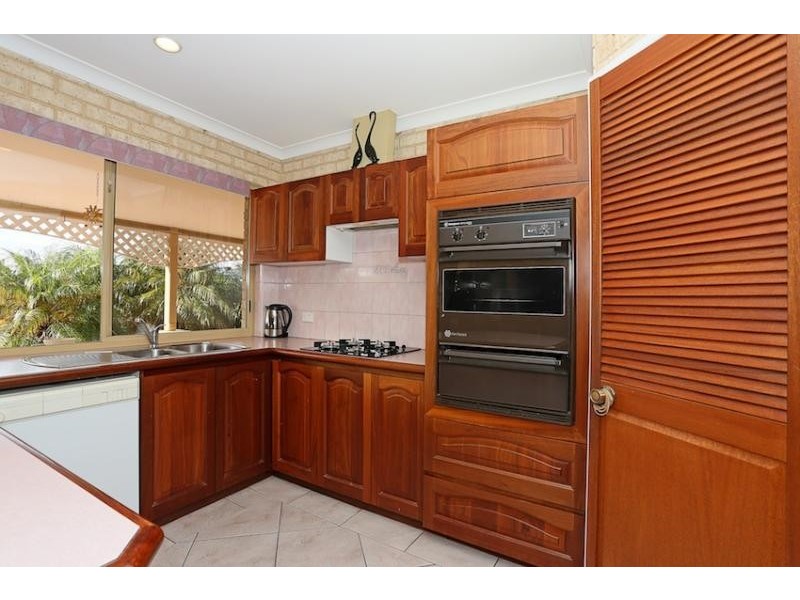 32 Woolah Place, South Yunderup WA 6208