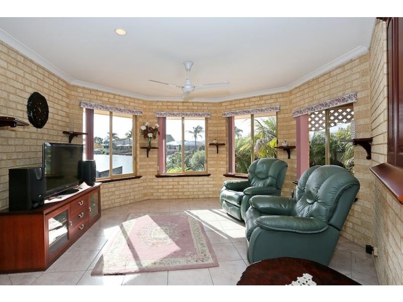 32 Woolah Place, South Yunderup WA 6208