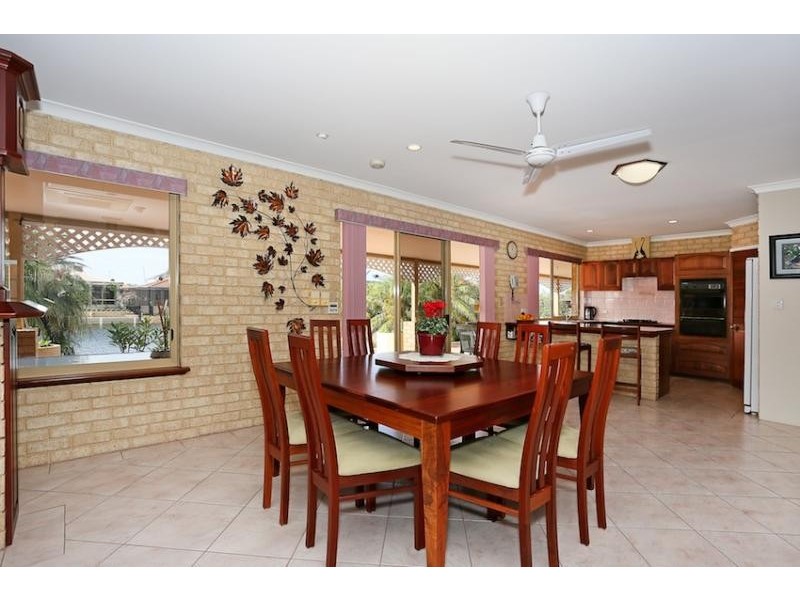 32 Woolah Place, South Yunderup WA 6208