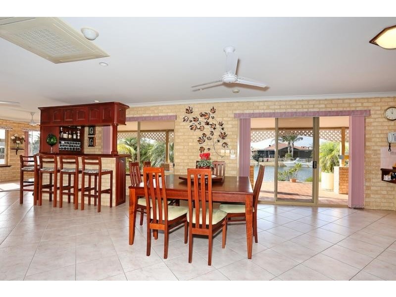 32 Woolah Place, South Yunderup WA 6208