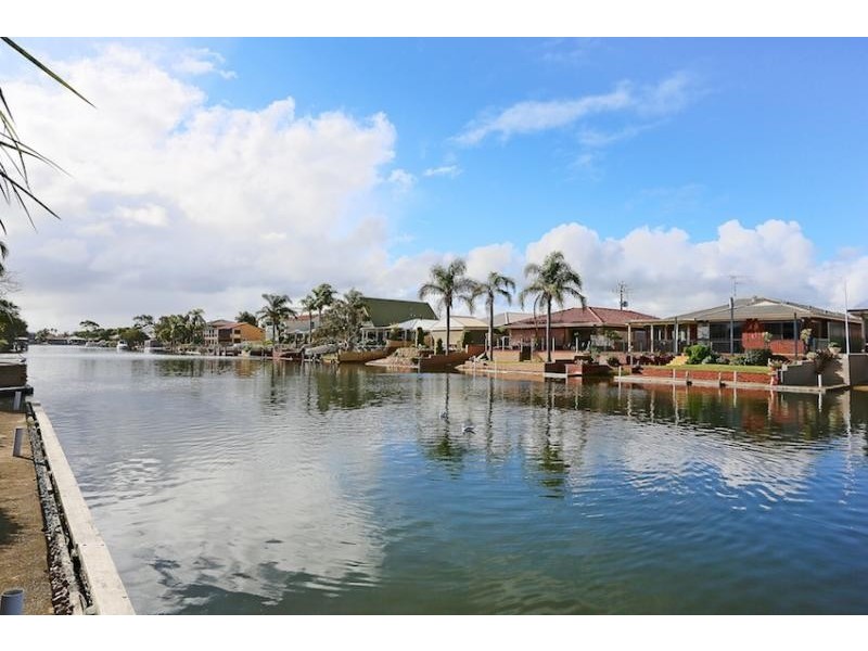 32 Woolah Place, South Yunderup WA 6208