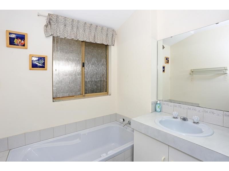 1 Rochester Way, Meadow Springs WA 6210