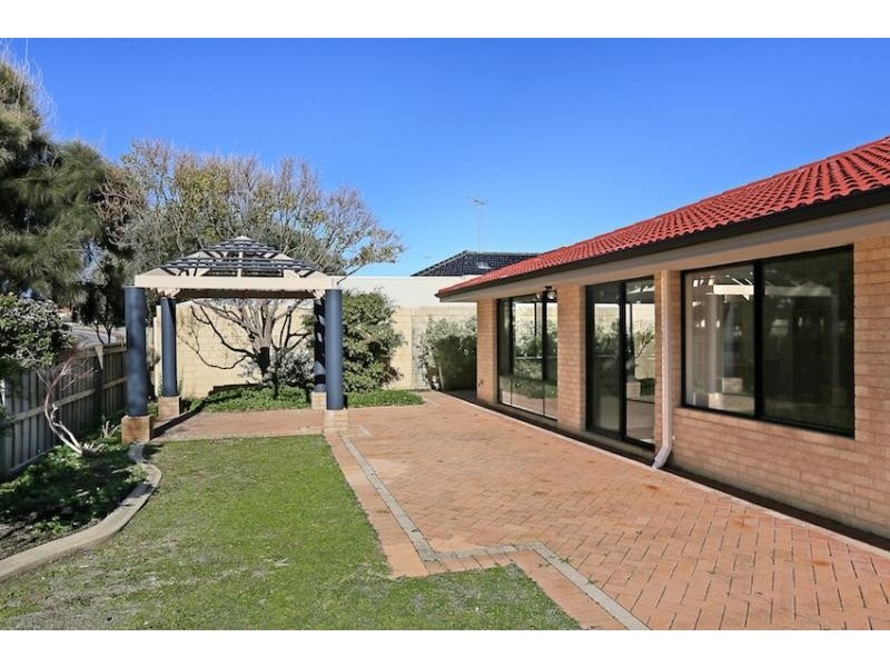 17 Hayman Retreat, Halls Head WA 6210