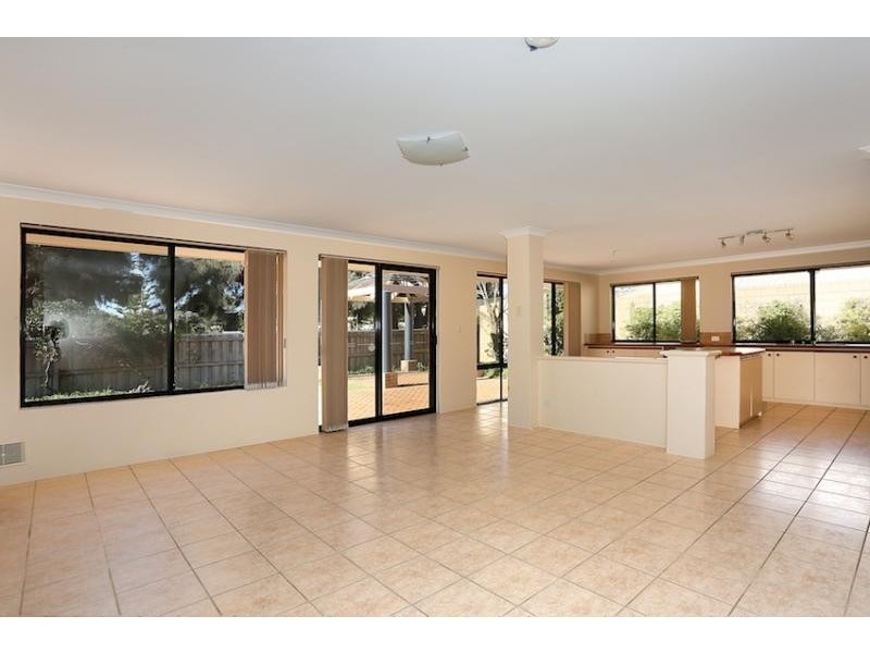 17 Hayman Retreat, Halls Head WA 6210