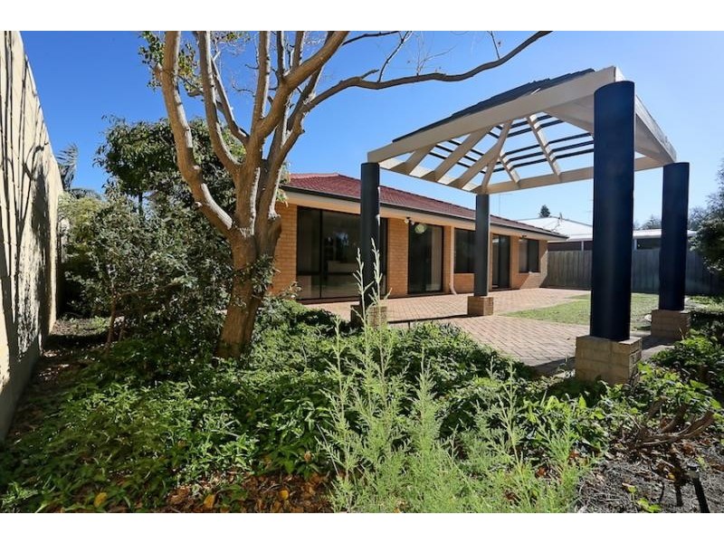 17 Hayman Retreat, Halls Head WA 6210