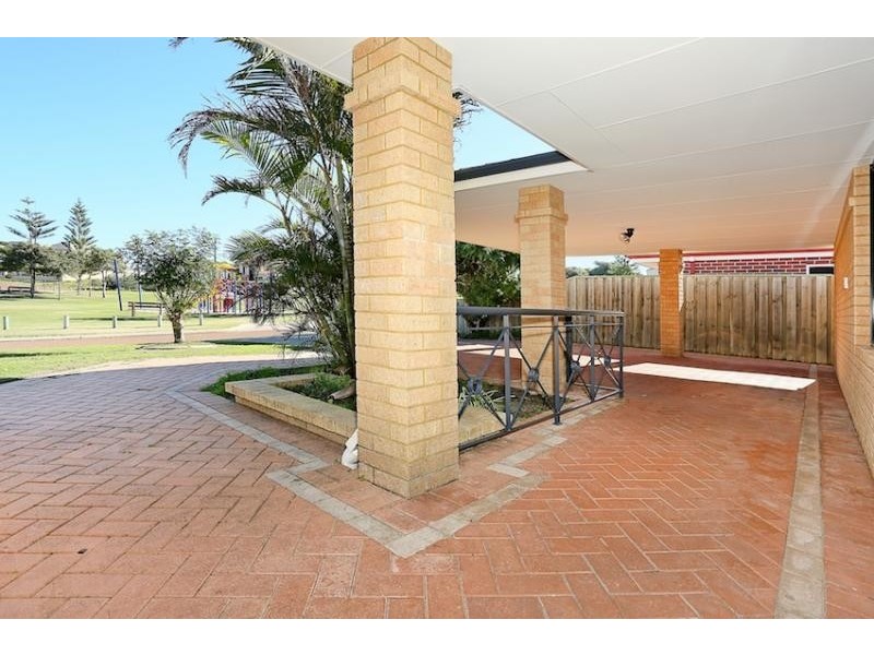 17 Hayman Retreat, Halls Head WA 6210