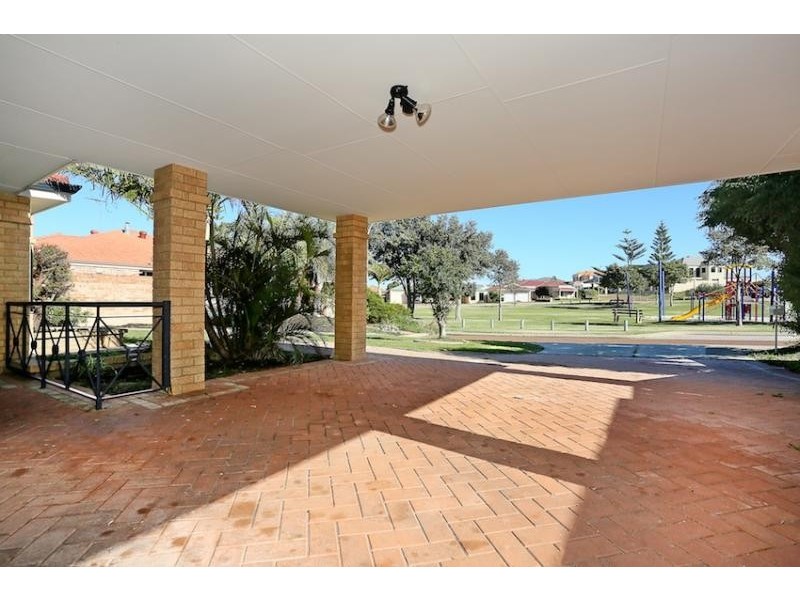 17 Hayman Retreat, Halls Head WA 6210